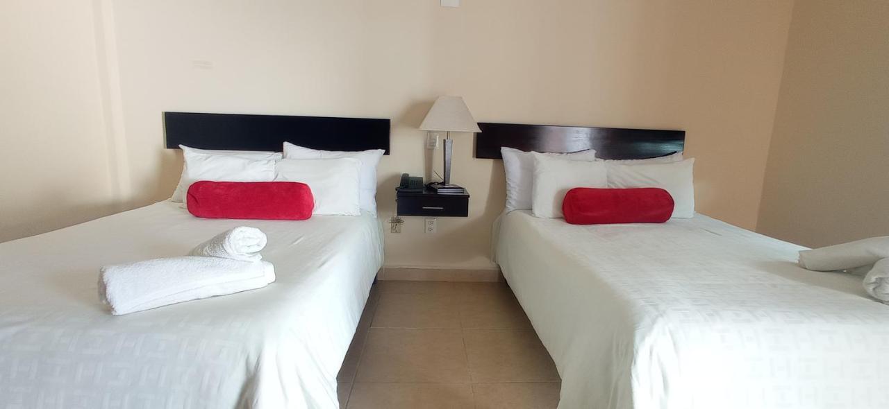 Hotel Puerto Campeche Bagian luar foto