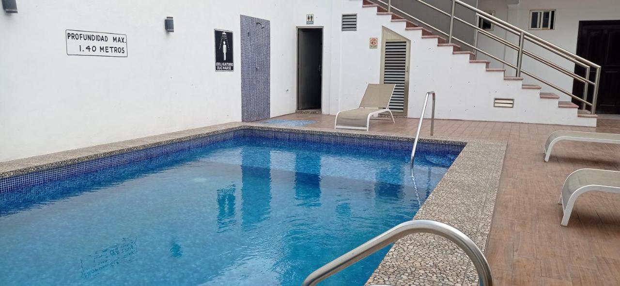 Hotel Puerto Campeche Bagian luar foto