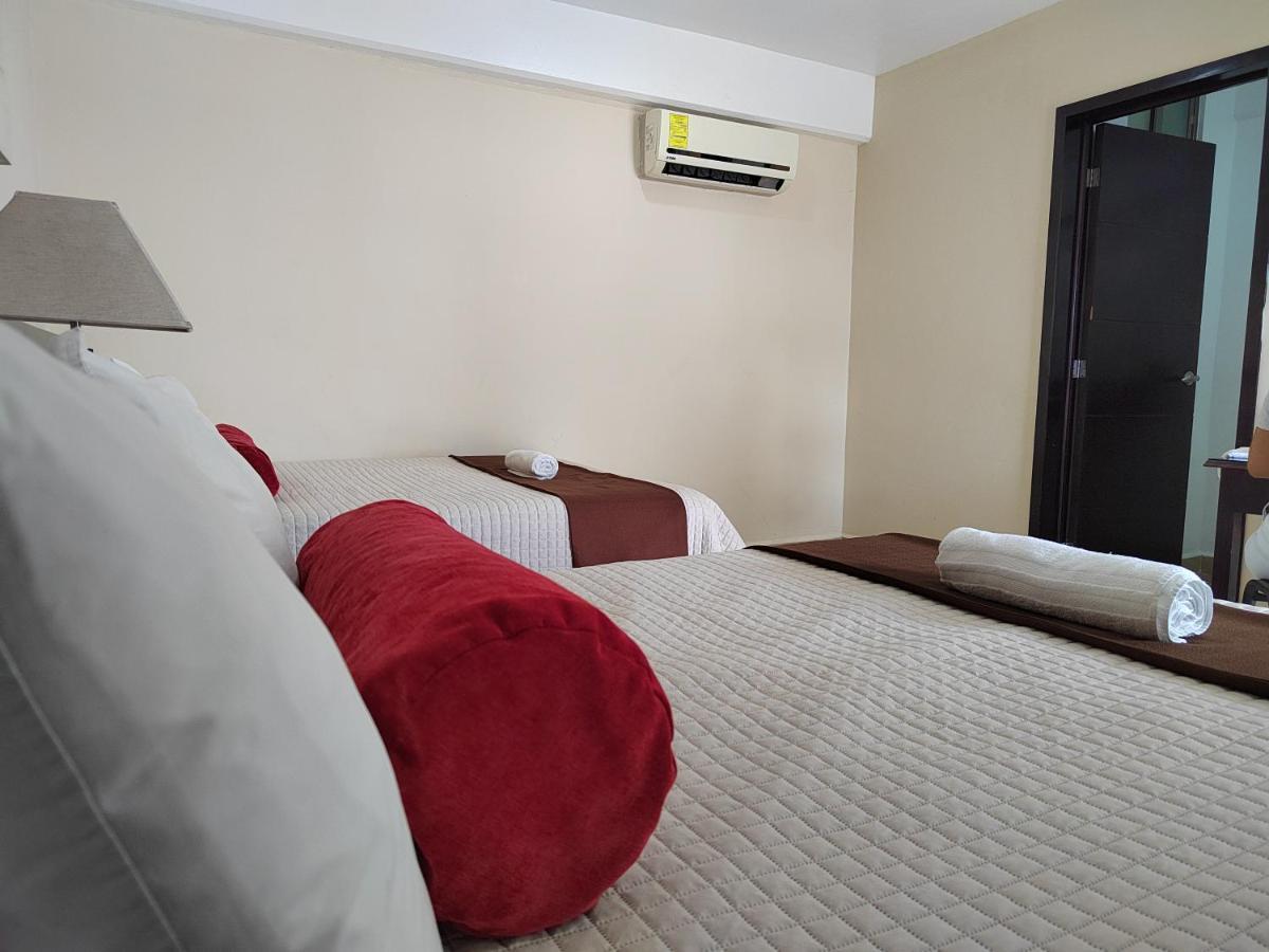 Hotel Puerto Campeche Bagian luar foto